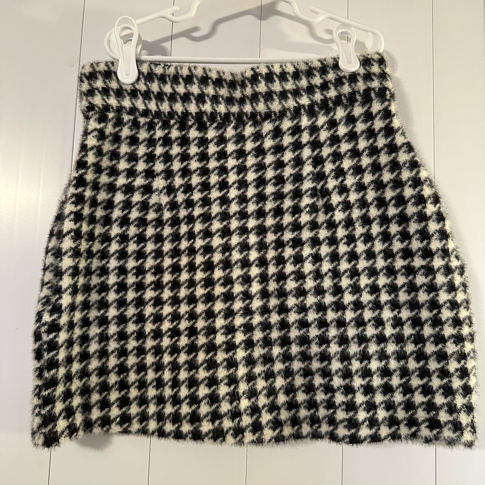 Black/White Hound Print Skirt
